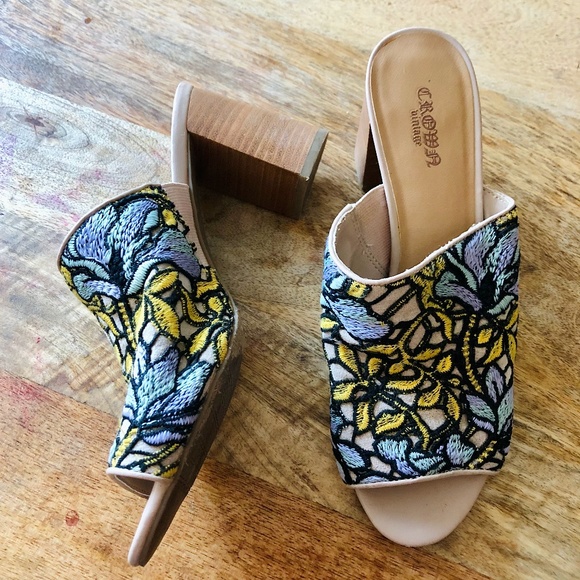 Crown Vintage Shoes - Crown Vintage 'Clara' Paisley Floral High Heel Mule Sandals Size 8